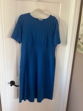 Classic Blue Midi Dress with Short Sleeves